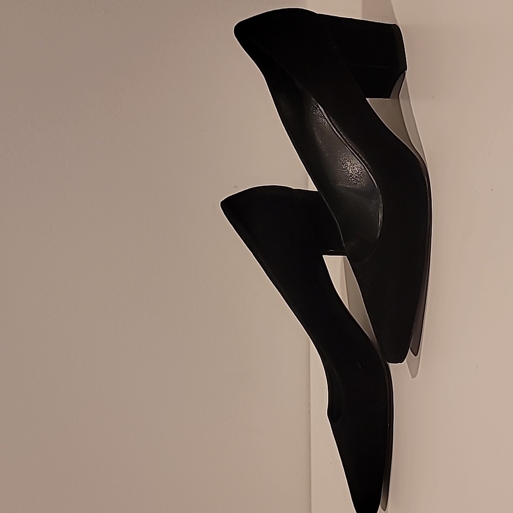 Timeless black suede Stuart Weitzman chunky heels size 9M